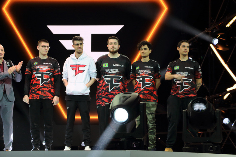  彩虹六号围攻国际赛开幕，战术执行考验团队默契度  