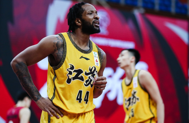  广州龙狮爆冷击败浙江东阳光引发热议