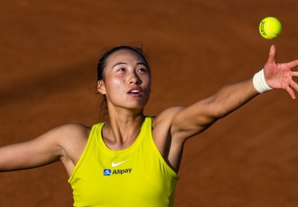  郑钦文强势晋级法网女单四强