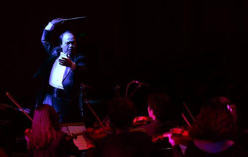  网前截击再现经典，复古打法惊艳观众