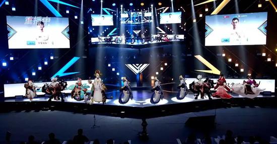  电竞舞台群星璀璨演绎精彩对决
