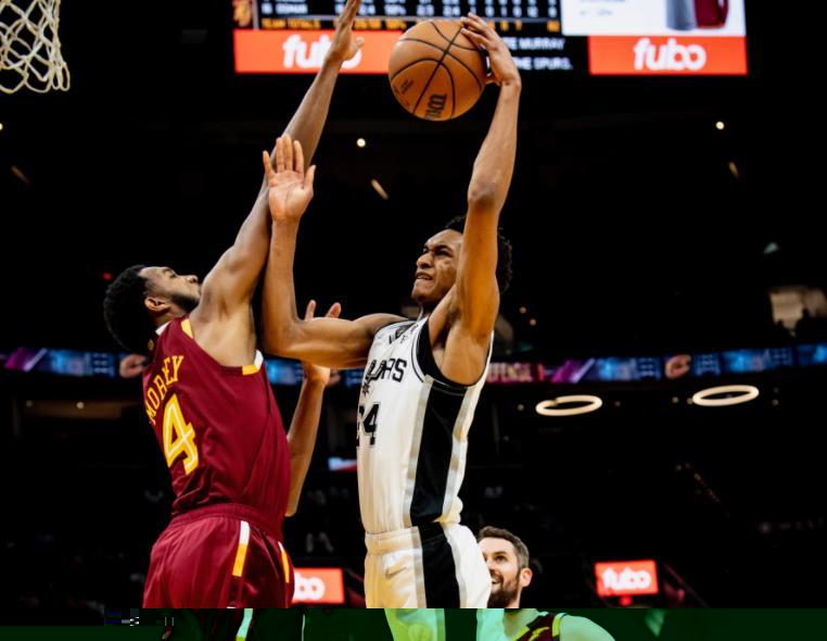  替补选手临危受命，临场发挥惊艳众人  